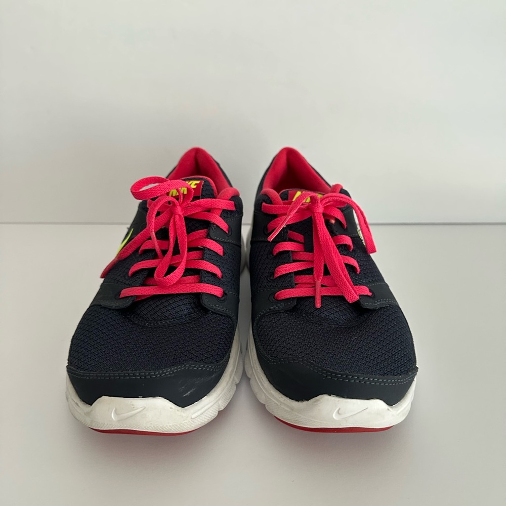 Nike Navy, Pin and Neon Yellow Women's Sneakers - Picture 4 of 8